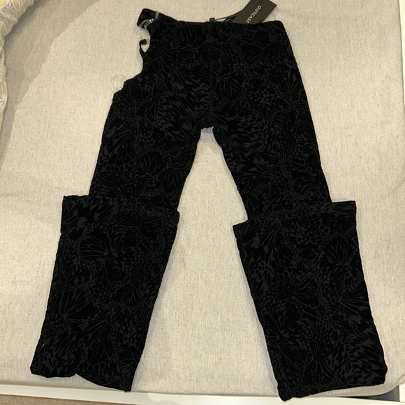 Outcast 2 piece set - Picture 8 of 9